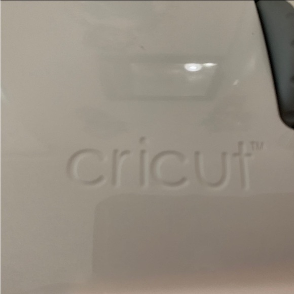 CRICUT CRV001 Personal Scrapbook Paper Craft Cutting Machine + Plus Extras - Picture 3 of 12